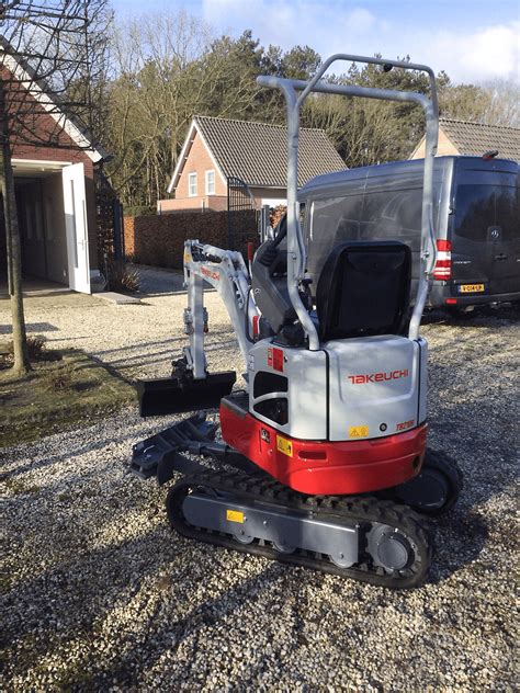 takeuchi tb210r micro mini digger|takeuchi tb210r track size.